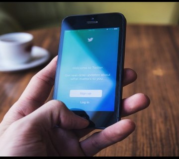 Cosa non si può fare sui social ? Una lista tutta per voi ! 